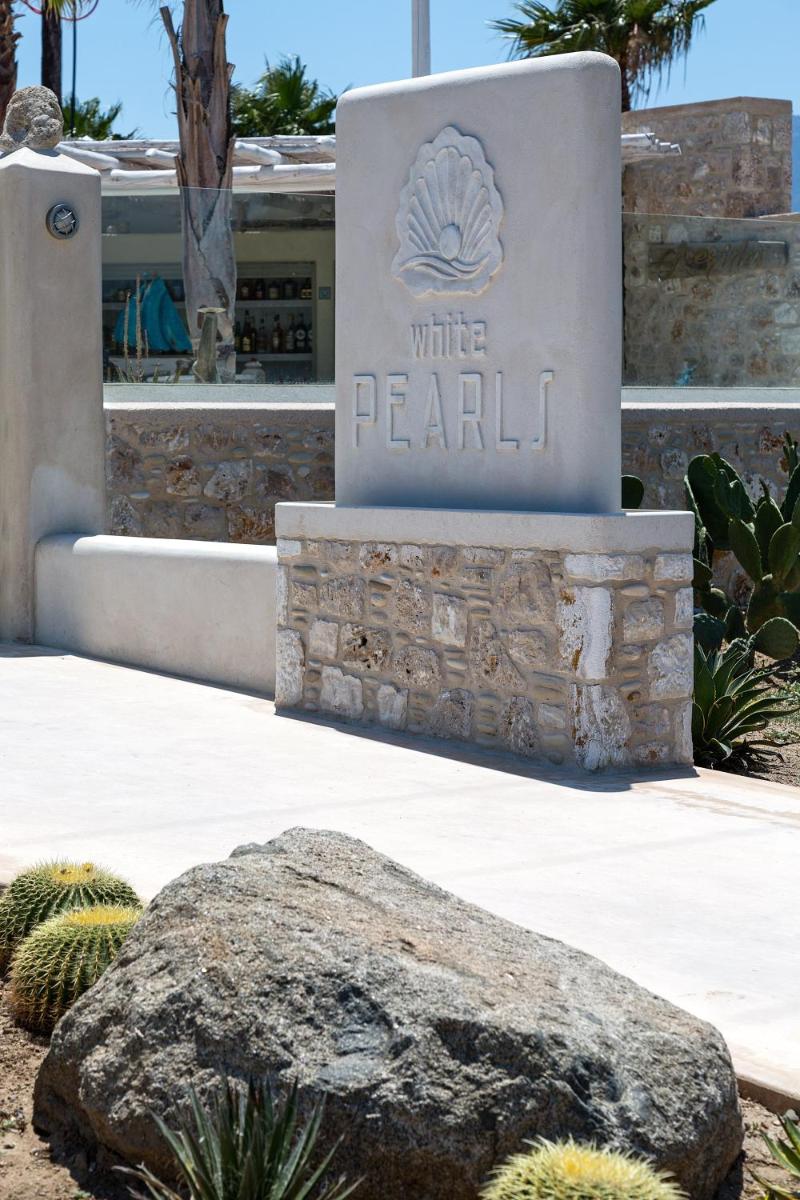 White Pearls-Adults Only Luxury Suites