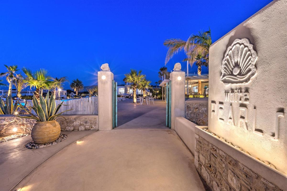 White Pearls-Adults Only Luxury Suites