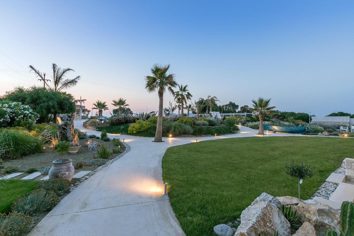 White Pearls-Adults Only Luxury Suites