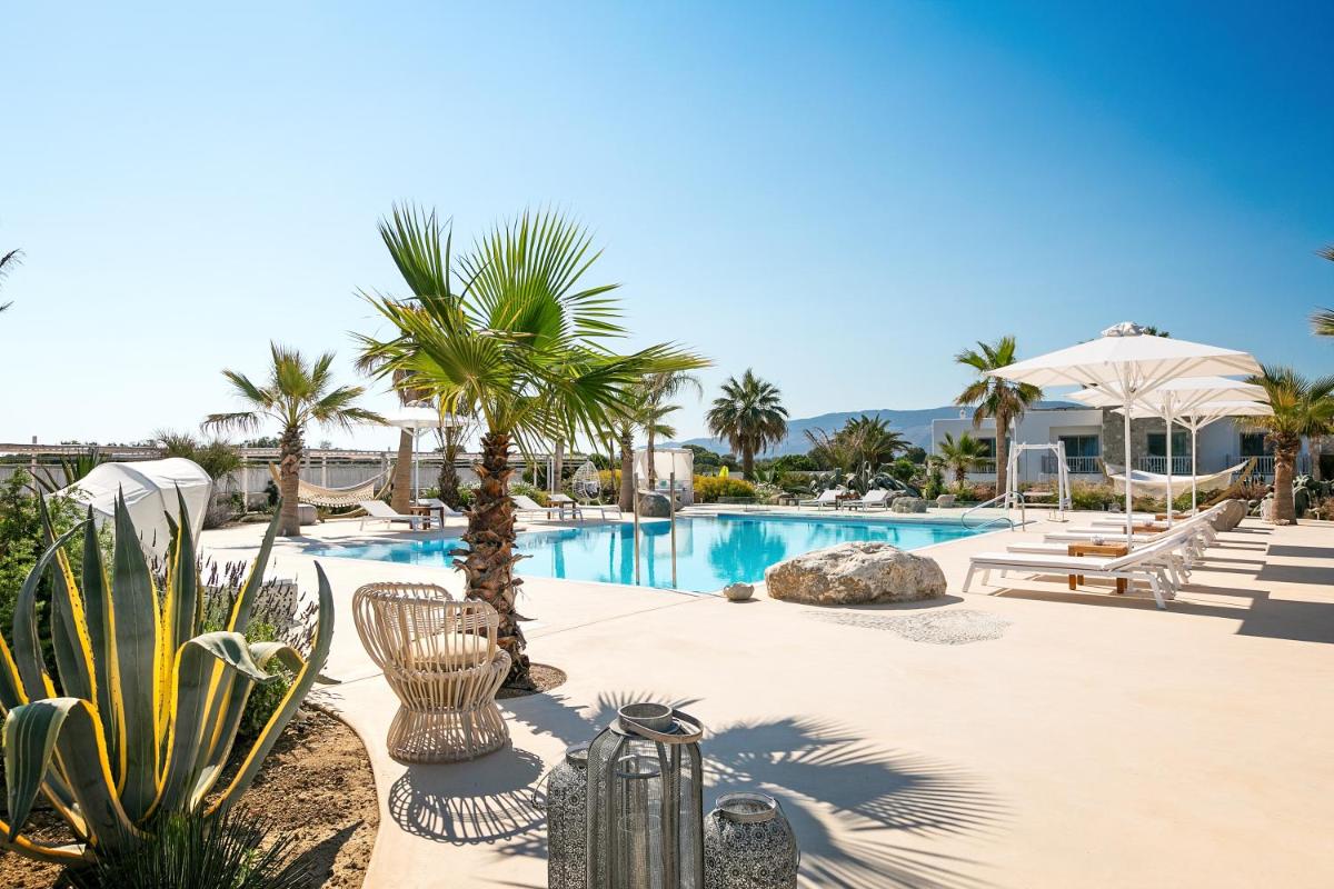 White Pearls-Adults Only Luxury Suites