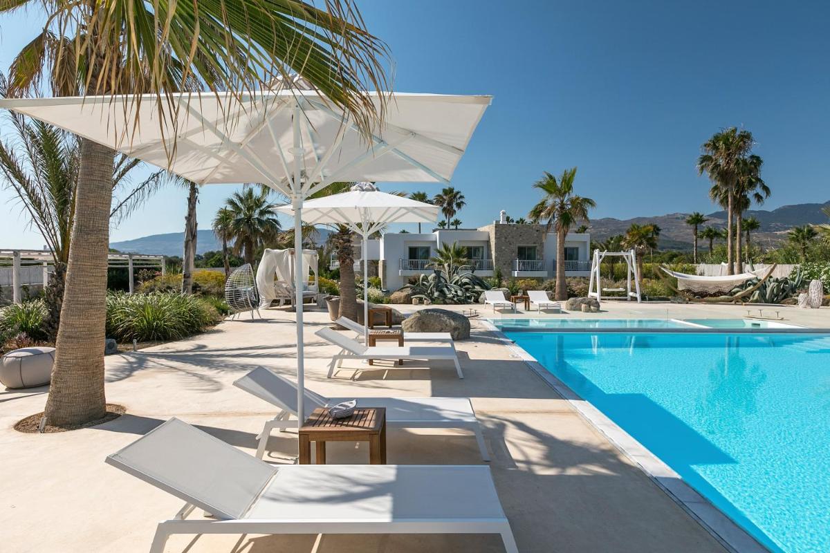 White Pearls-Adults Only Luxury Suites
