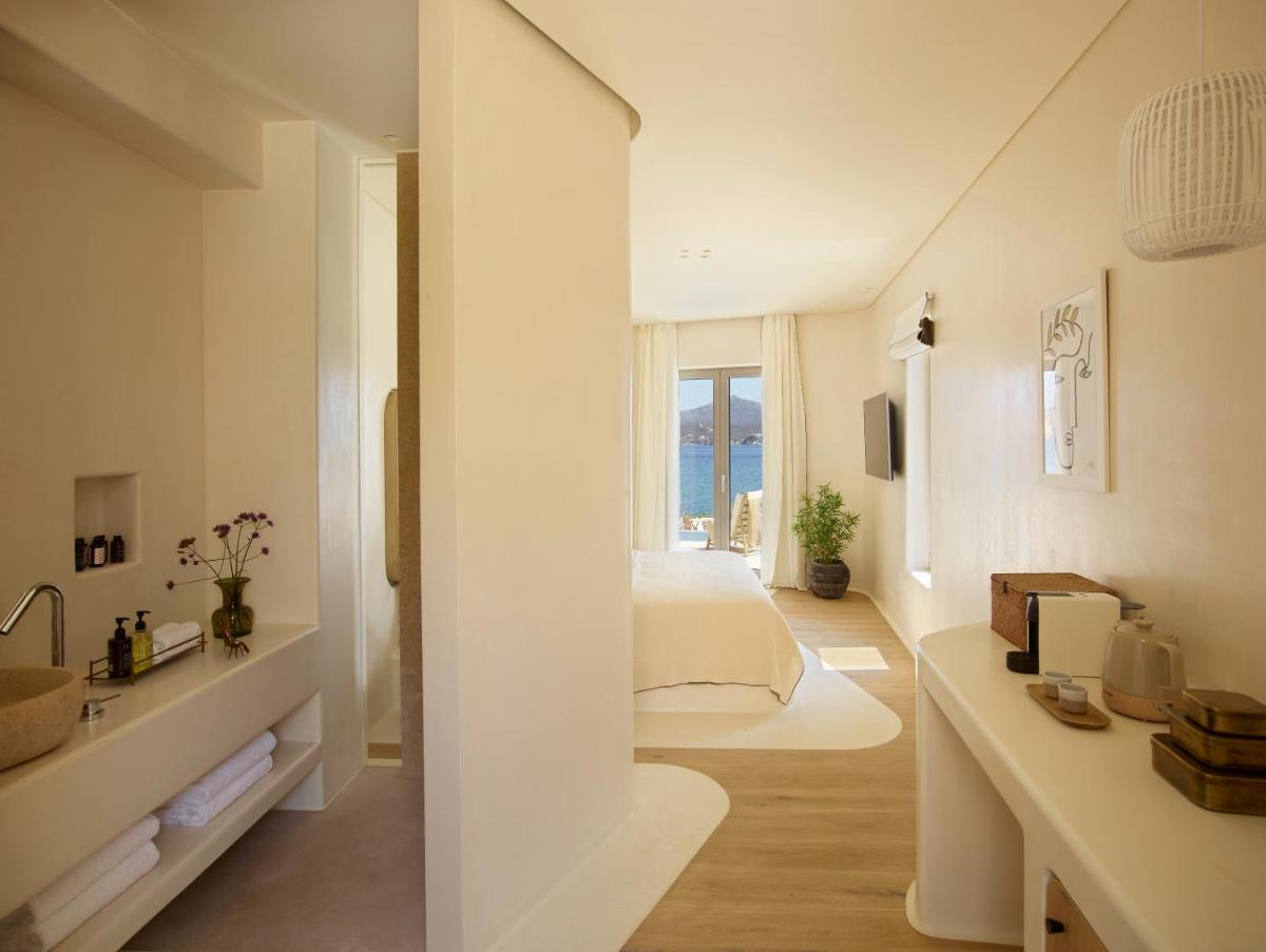 White Pebble Suites