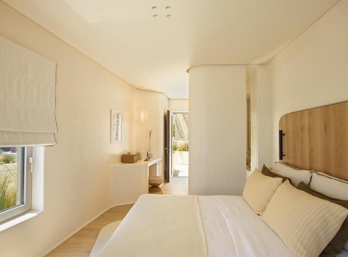 White Pebble Suites