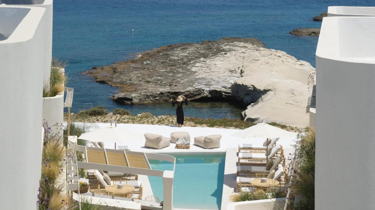 White Pebble Suites