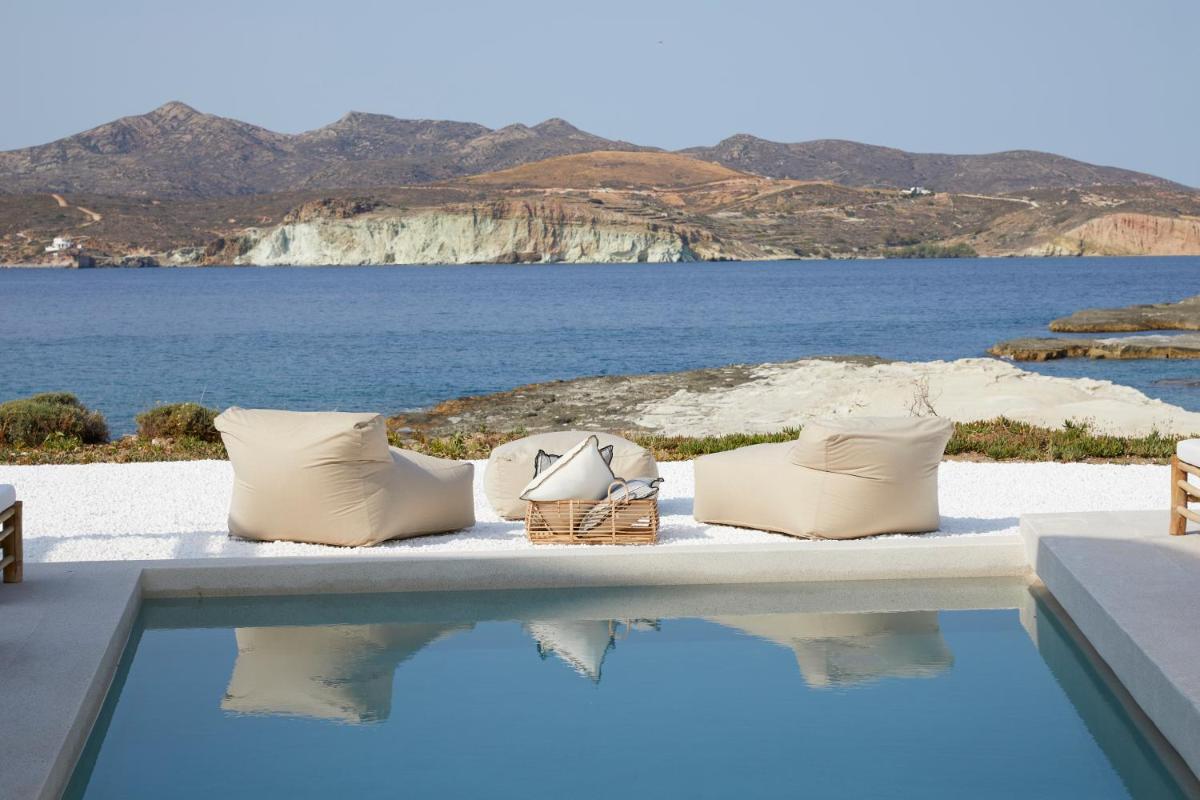 White Pebble Suites