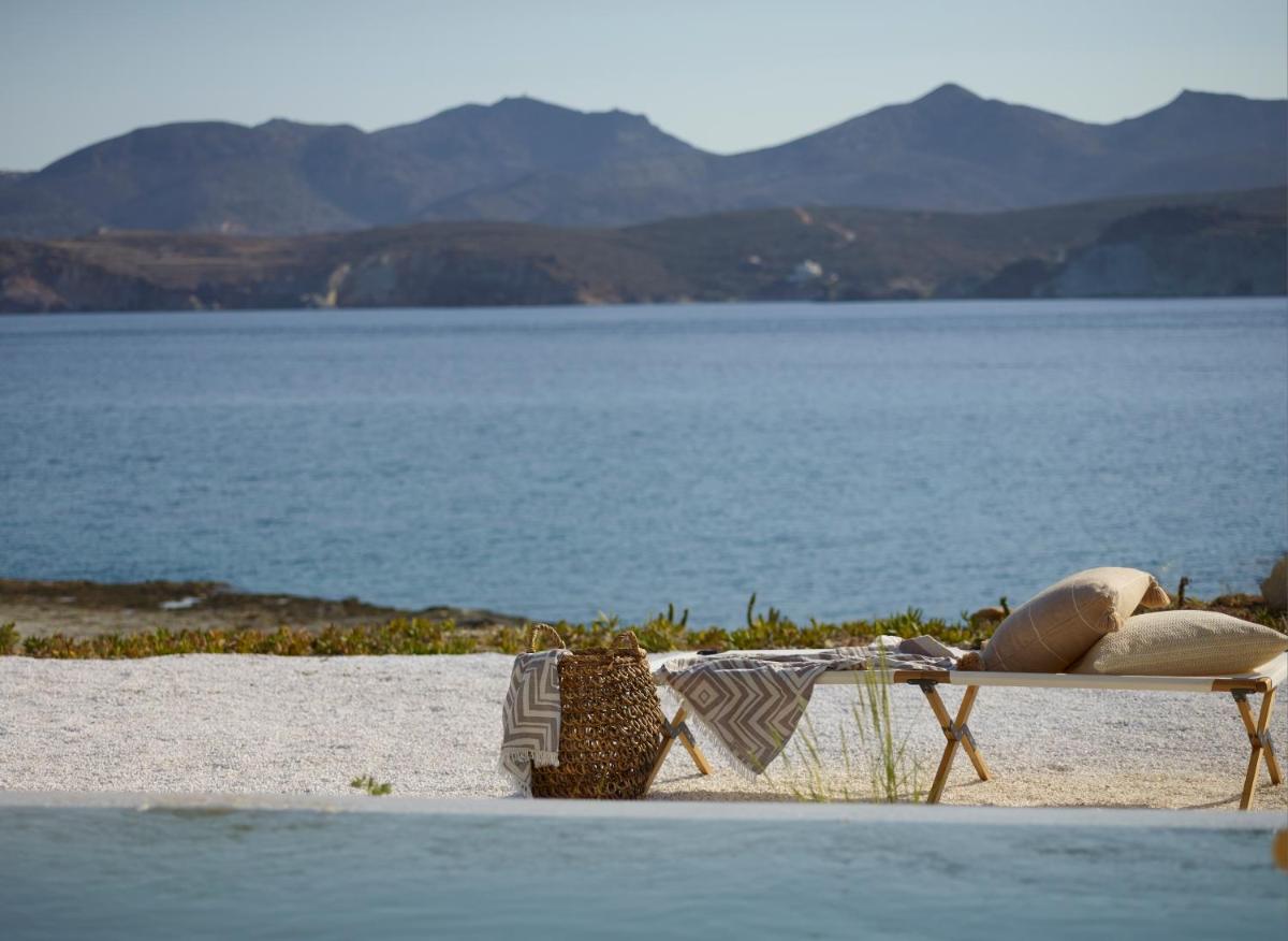 White Pebble Suites