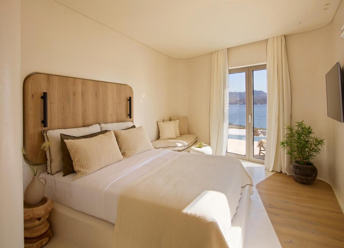 White Pebble Suites