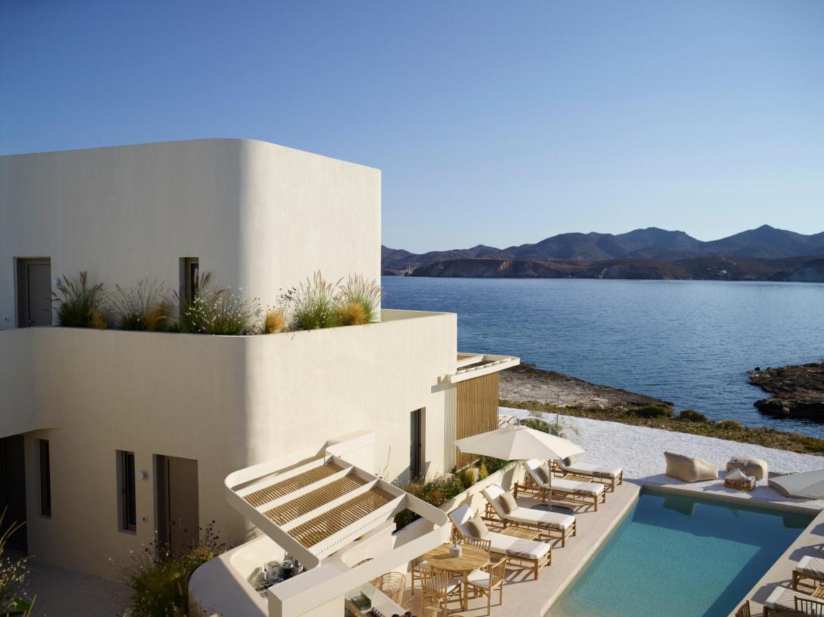 White Pebble Suites