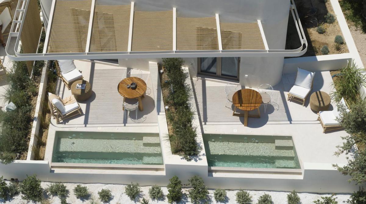 White Pebble Suites
