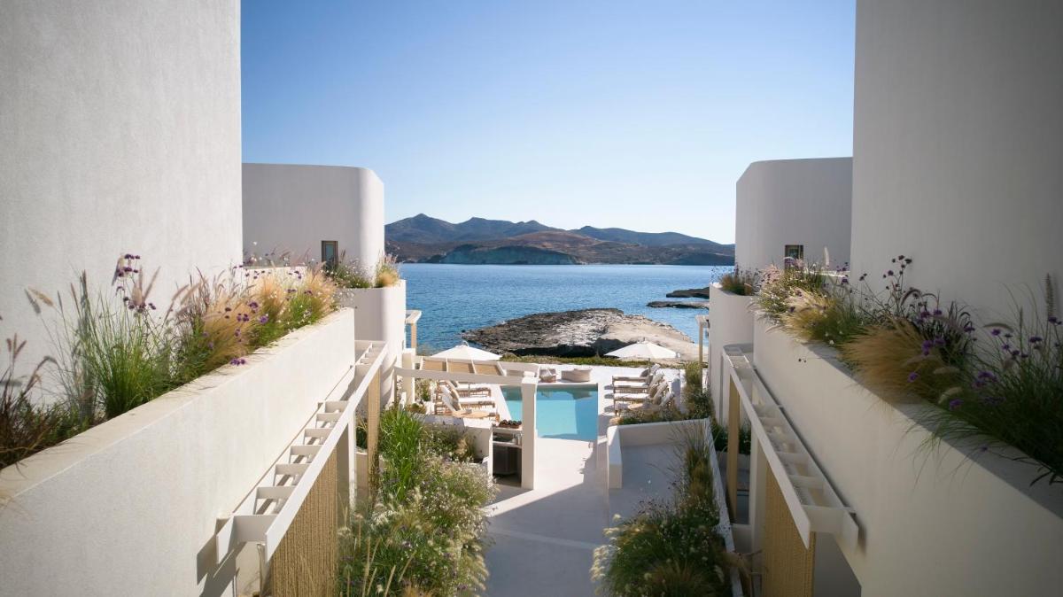 White Pebble Suites