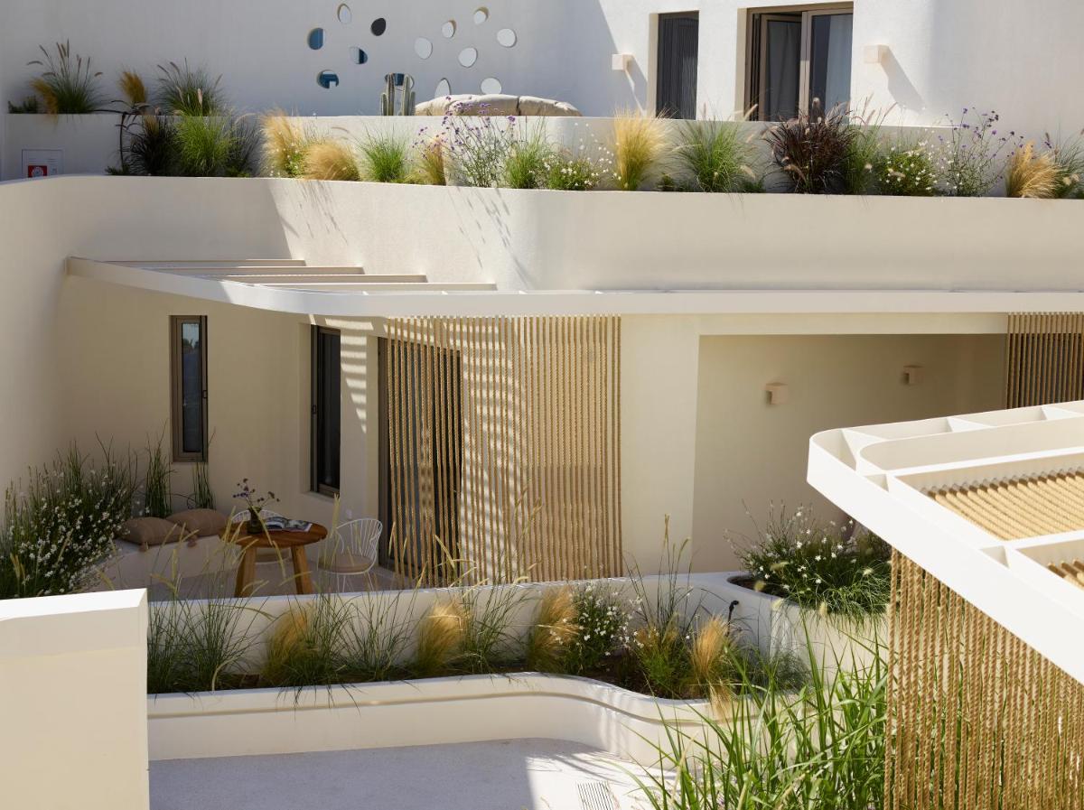 White Pebble Suites