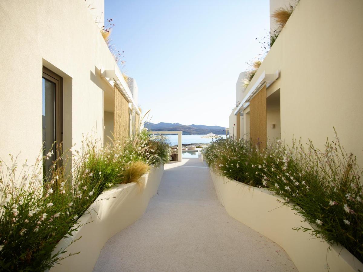 White Pebble Suites