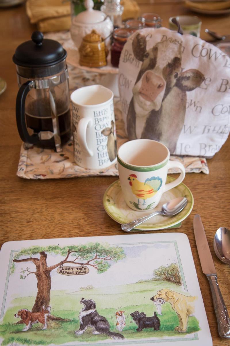 Whitehouse Country House