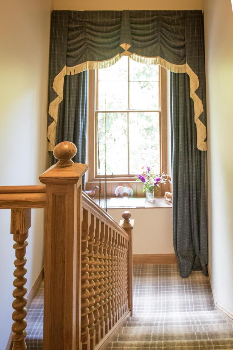 Whitehouse Country House