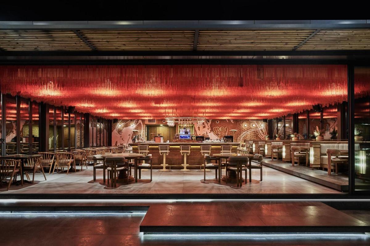 Wyndham Grand Istanbul Kalamış Marina Hotel