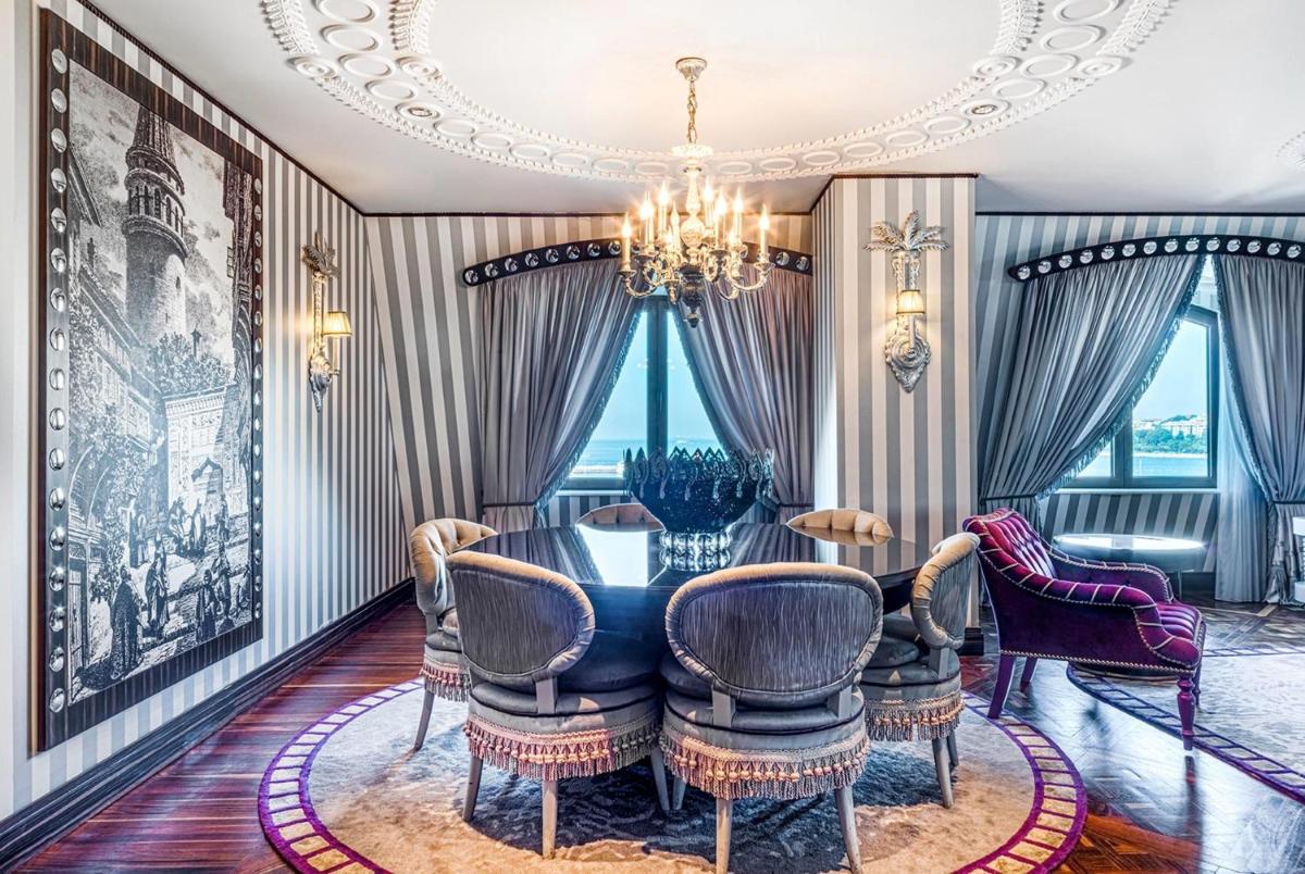 Wyndham Grand Istanbul Kalamış Marina Hotel