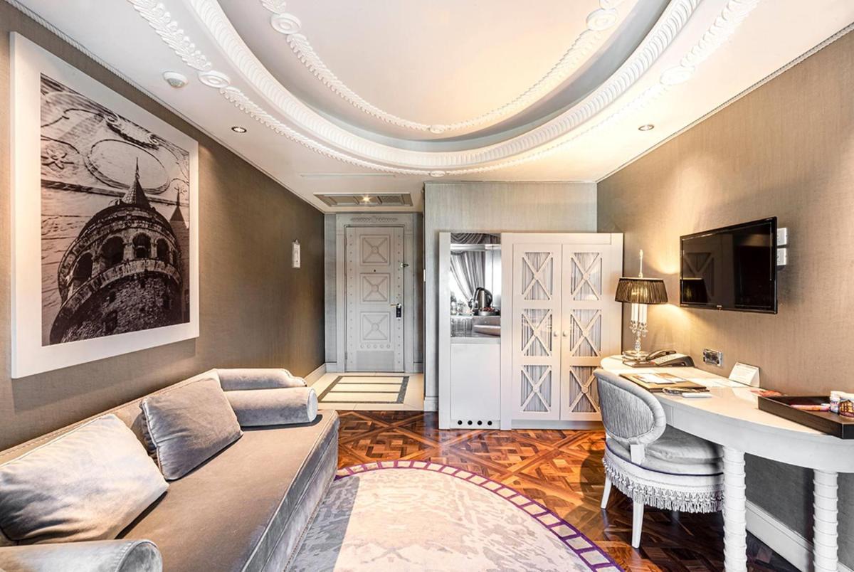 Wyndham Grand Istanbul Kalamış Marina Hotel