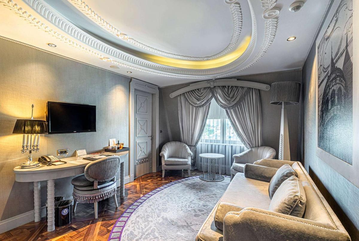 Wyndham Grand Istanbul Kalamış Marina Hotel