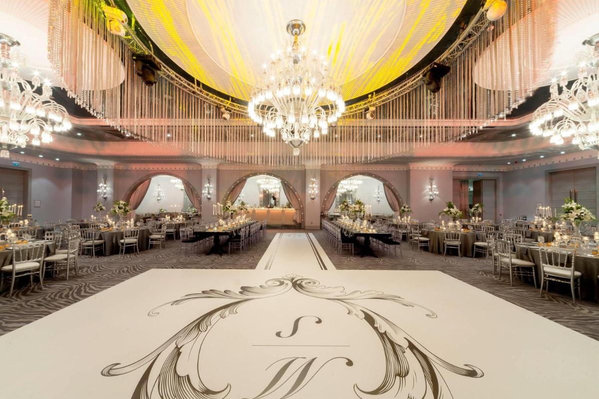 Wyndham Grand Istanbul Kalamış Marina Hotel