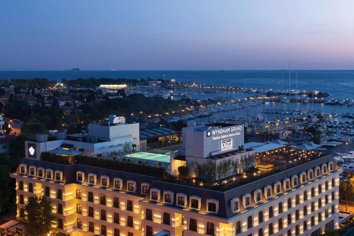 Wyndham Grand Istanbul Kalamış Marina Hotel