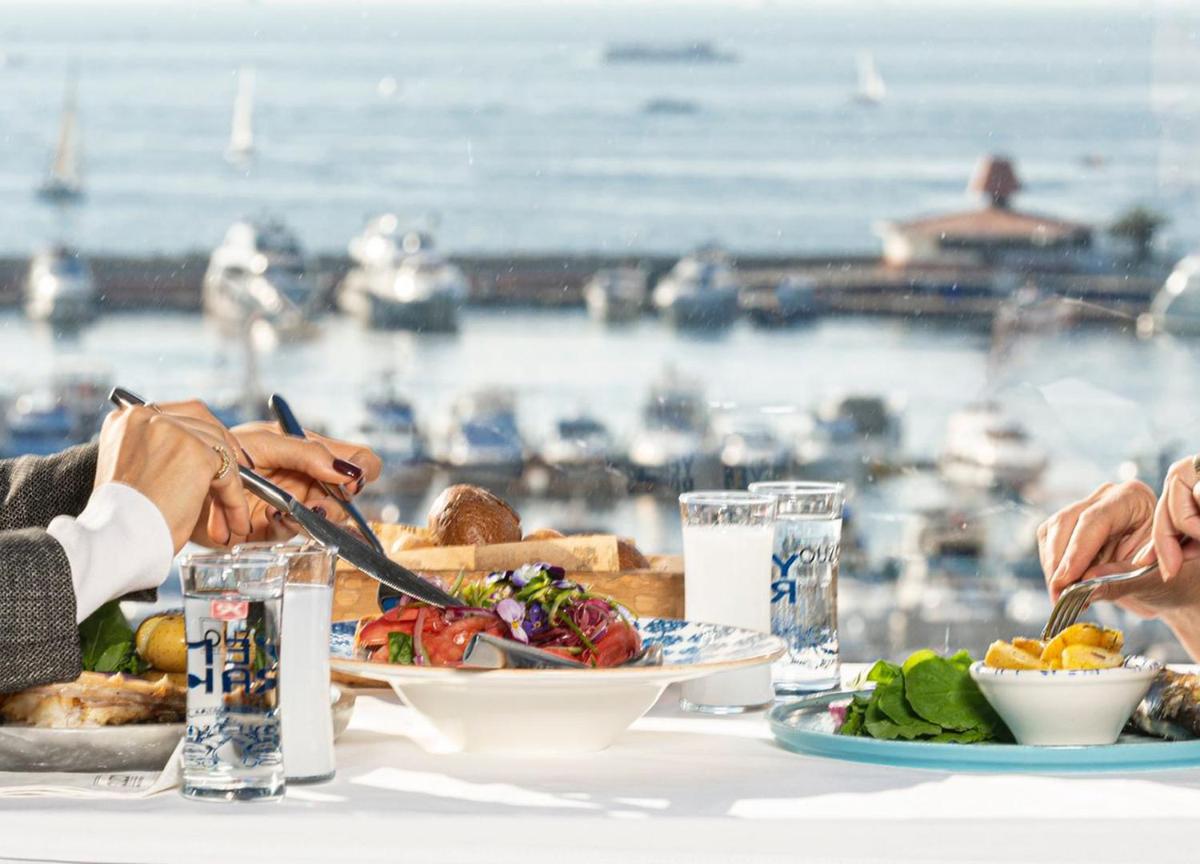 Wyndham Grand Istanbul Kalamış Marina Hotel