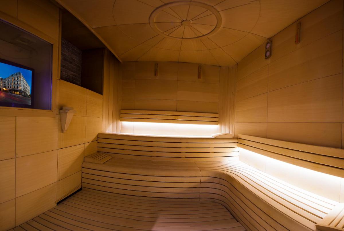 Wyndham Grand Istanbul Kalamış Marina Hotel