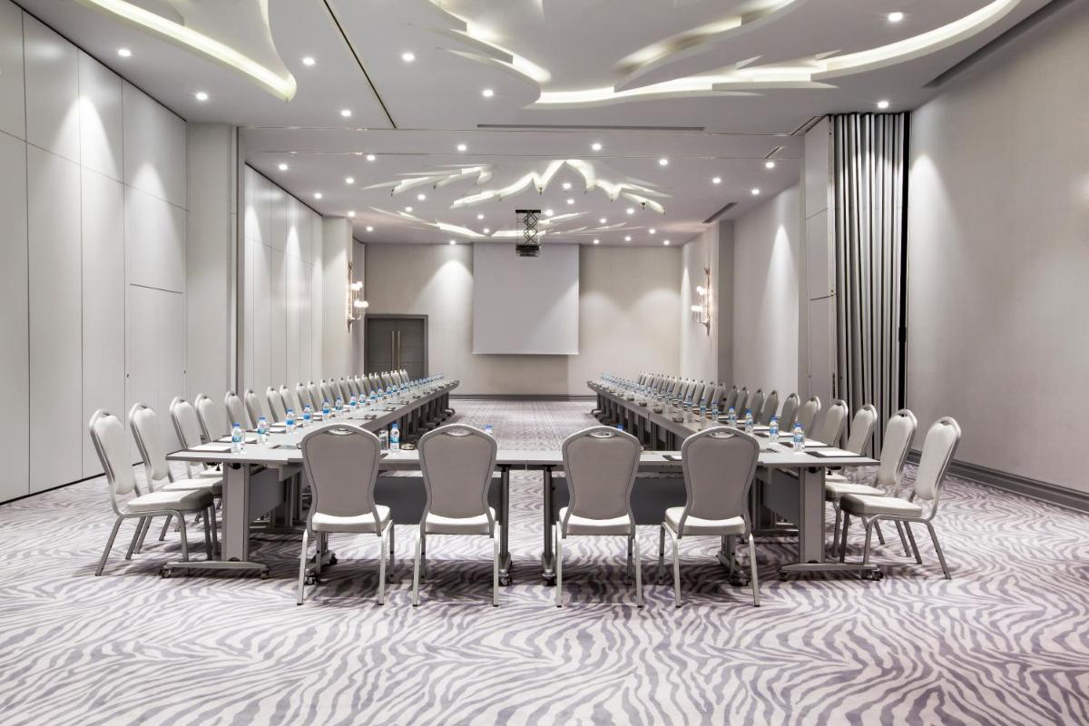 Wyndham Grand Istanbul Kalamış Marina Hotel