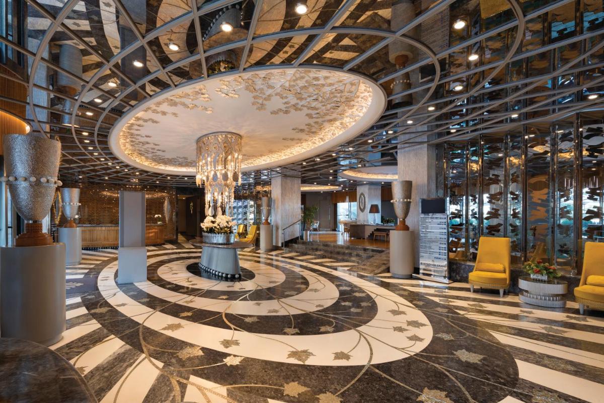 Wyndham Grand Istanbul Kalamış Marina Hotel