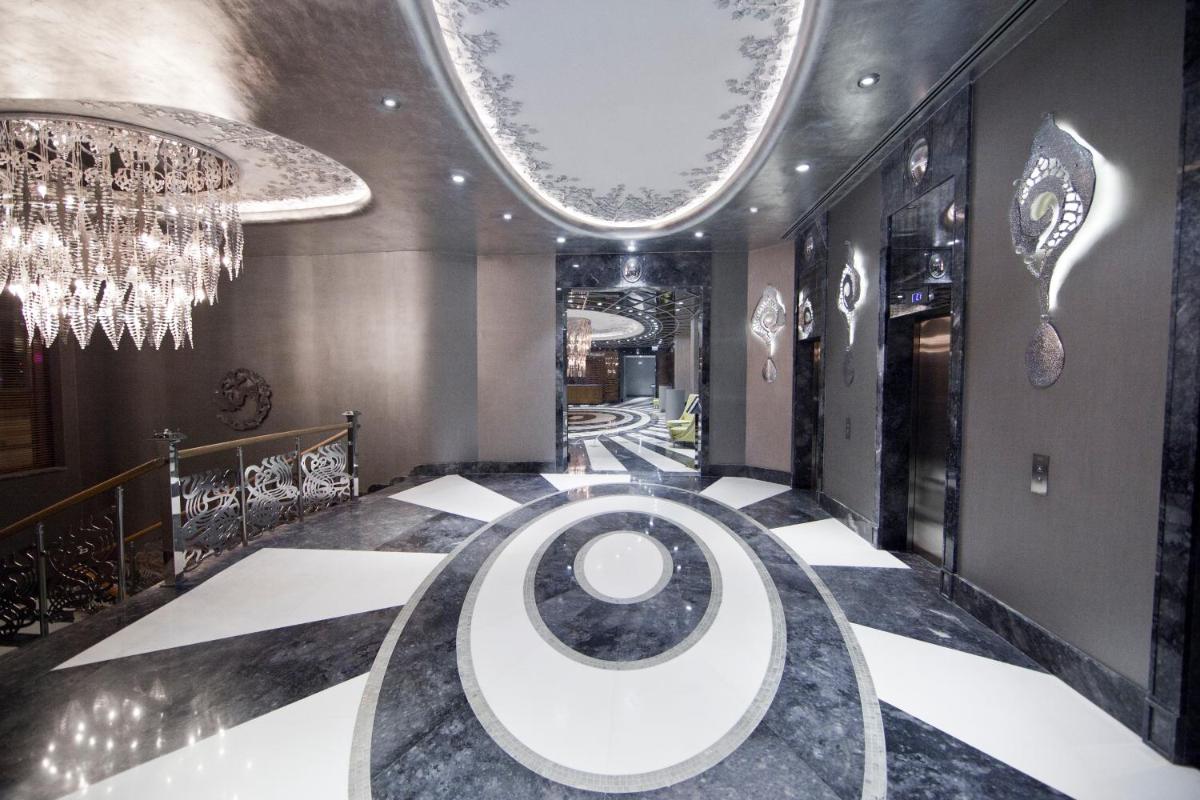 Wyndham Grand Istanbul Kalamış Marina Hotel