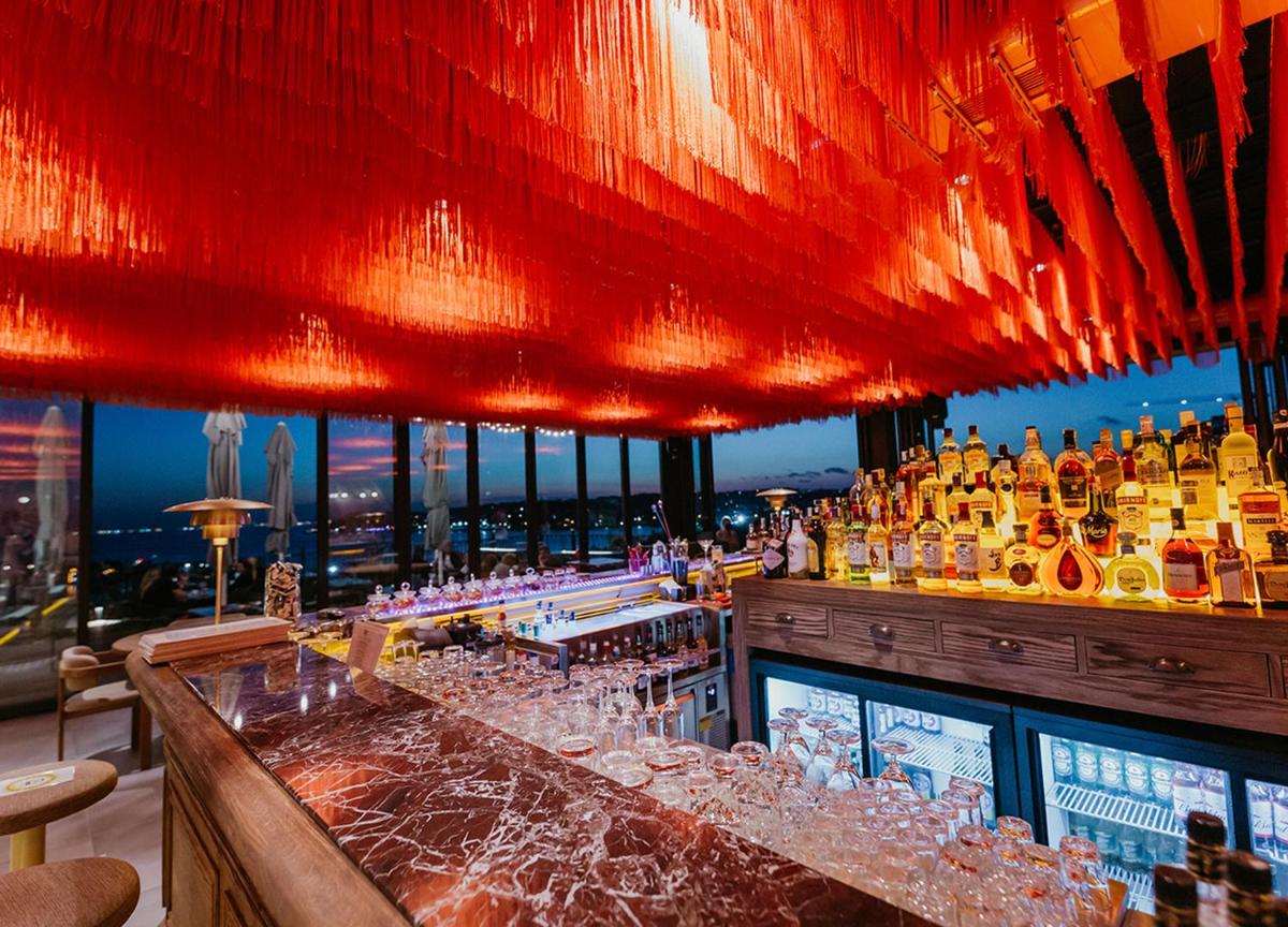 Wyndham Grand Istanbul Kalamış Marina Hotel