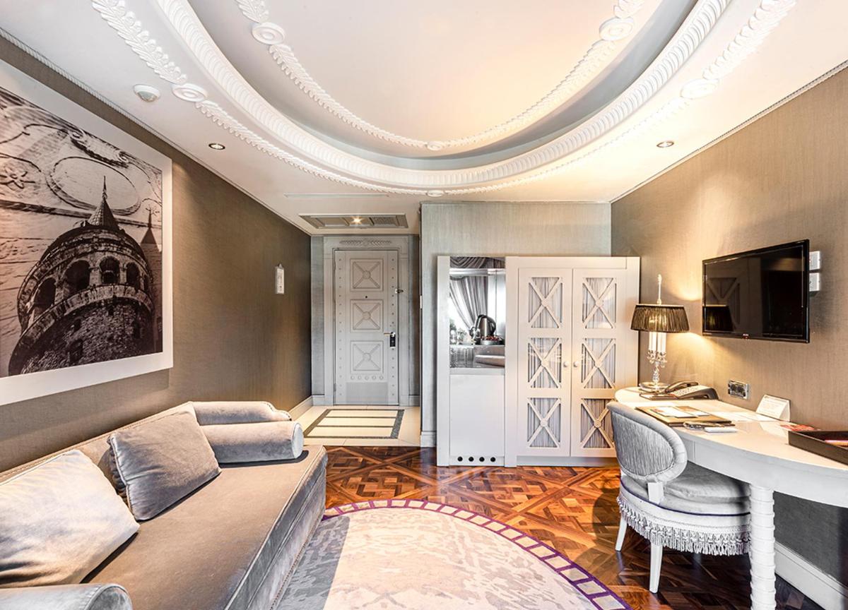 Wyndham Grand Istanbul Kalamış Marina Hotel