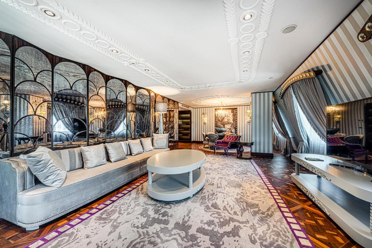 Wyndham Grand Istanbul Kalamış Marina Hotel