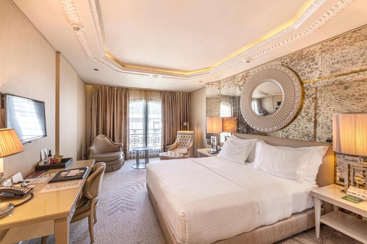 Wyndham Grand Istanbul Kalamış Marina Hotel