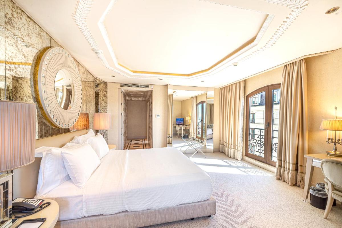 Wyndham Grand Istanbul Kalamış Marina Hotel