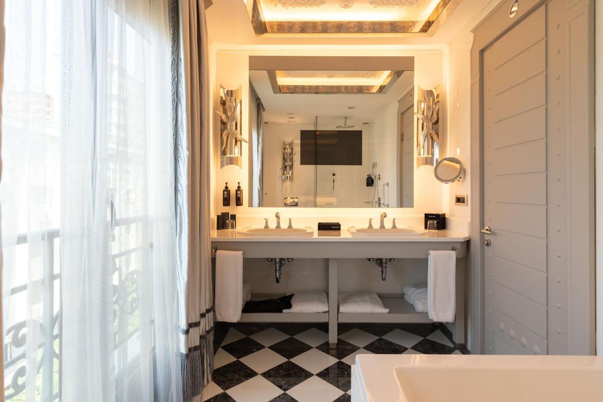 Wyndham Grand Istanbul Kalamış Marina Hotel