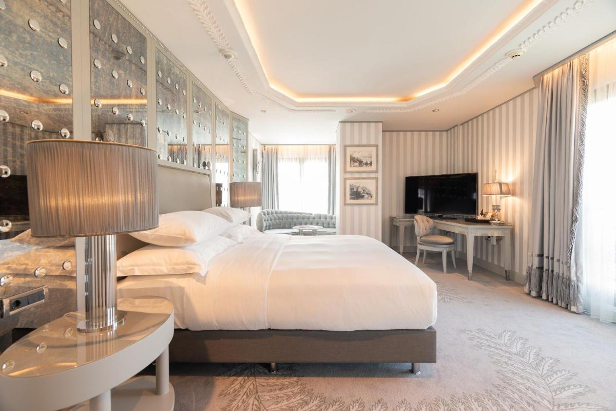 Wyndham Grand Istanbul Kalamış Marina Hotel