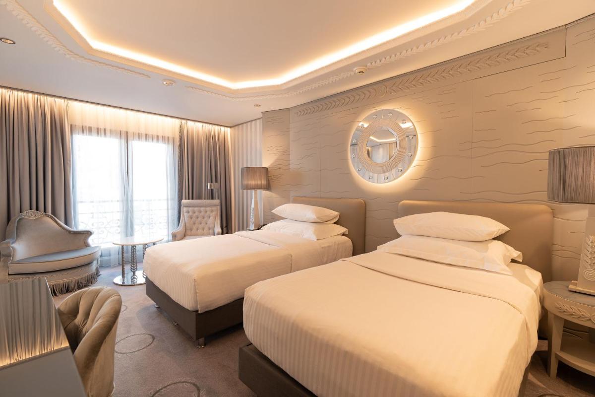 Wyndham Grand Istanbul Kalamış Marina Hotel