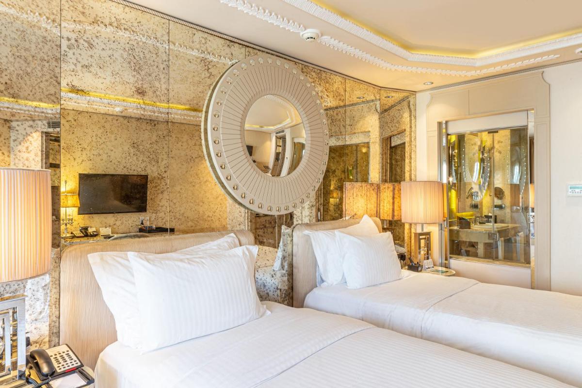 Wyndham Grand Istanbul Kalamış Marina Hotel