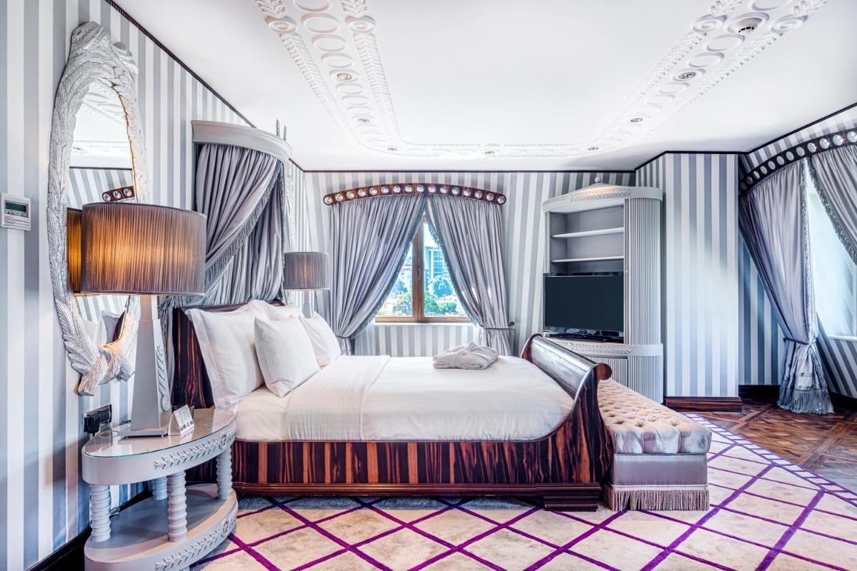 Wyndham Grand Istanbul Kalamış Marina Hotel