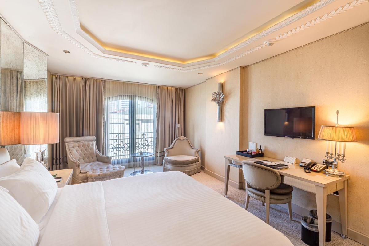 Wyndham Grand Istanbul Kalamış Marina Hotel