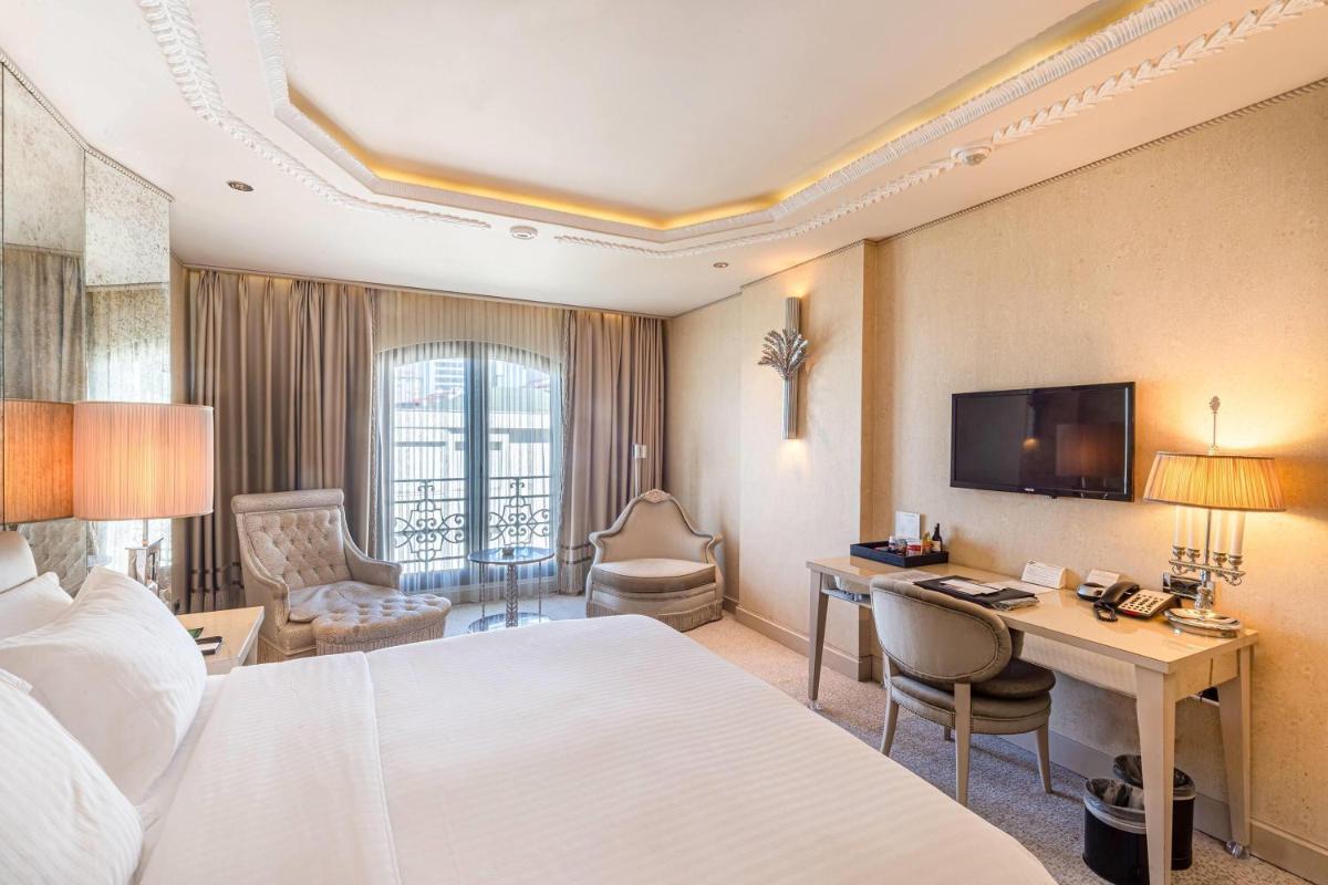Wyndham Grand Istanbul Kalamış Marina Hotel