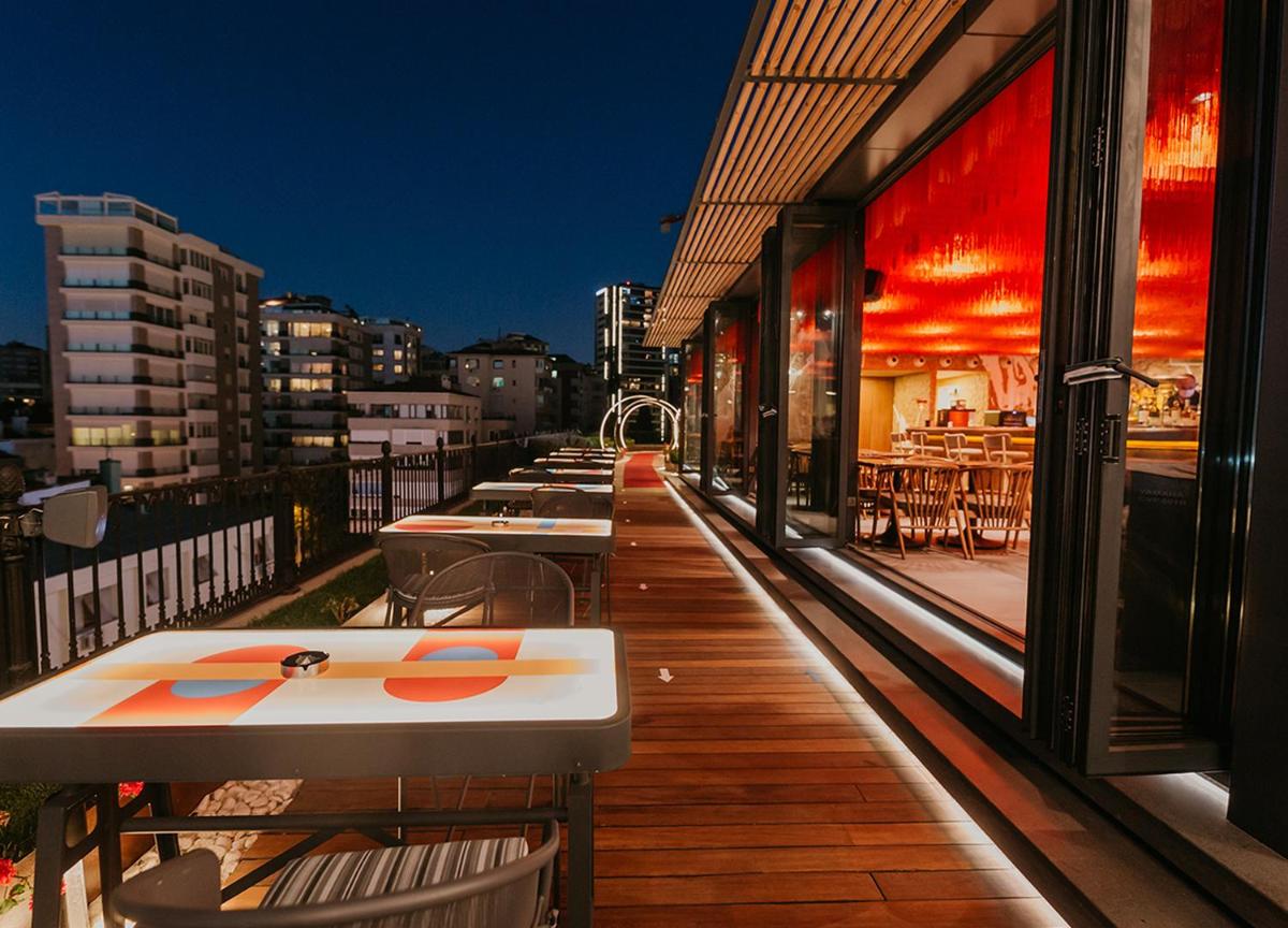 Wyndham Grand Istanbul Kalamış Marina Hotel