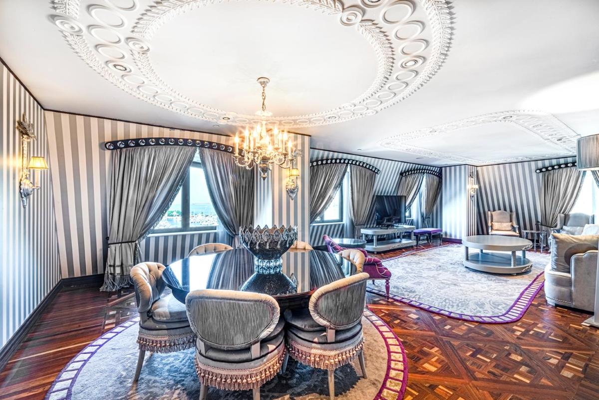 Wyndham Grand Istanbul Kalamış Marina Hotel