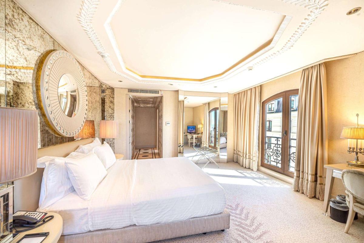 Wyndham Grand Istanbul Kalamış Marina Hotel