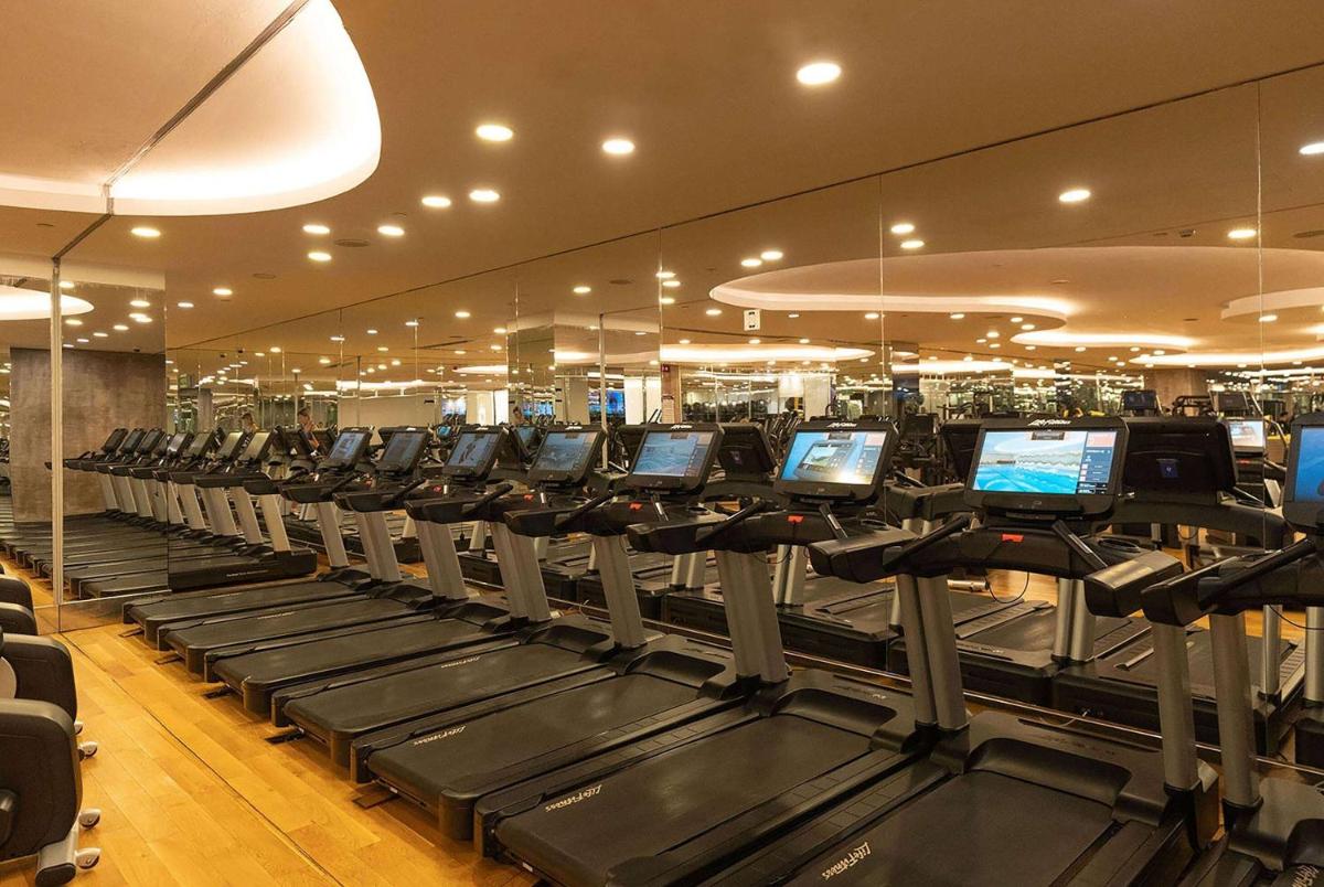 Wyndham Grand Istanbul Kalamış Marina Hotel