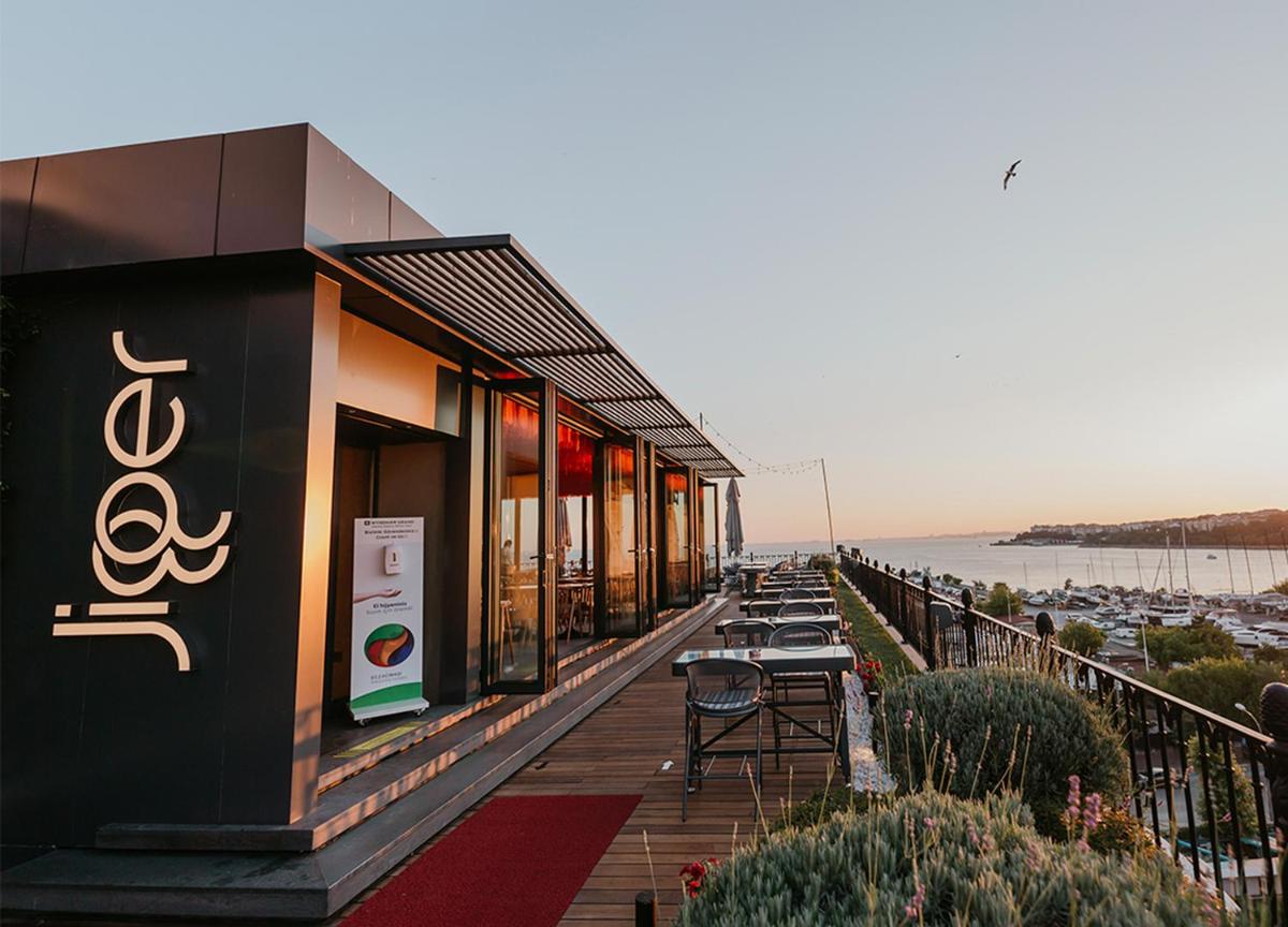 Wyndham Grand Istanbul Kalamış Marina Hotel