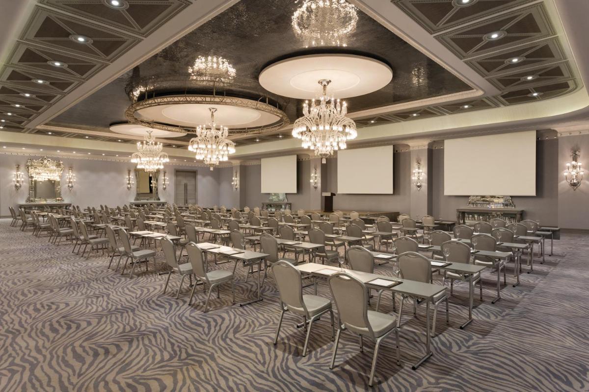Wyndham Grand Istanbul Kalamış Marina Hotel