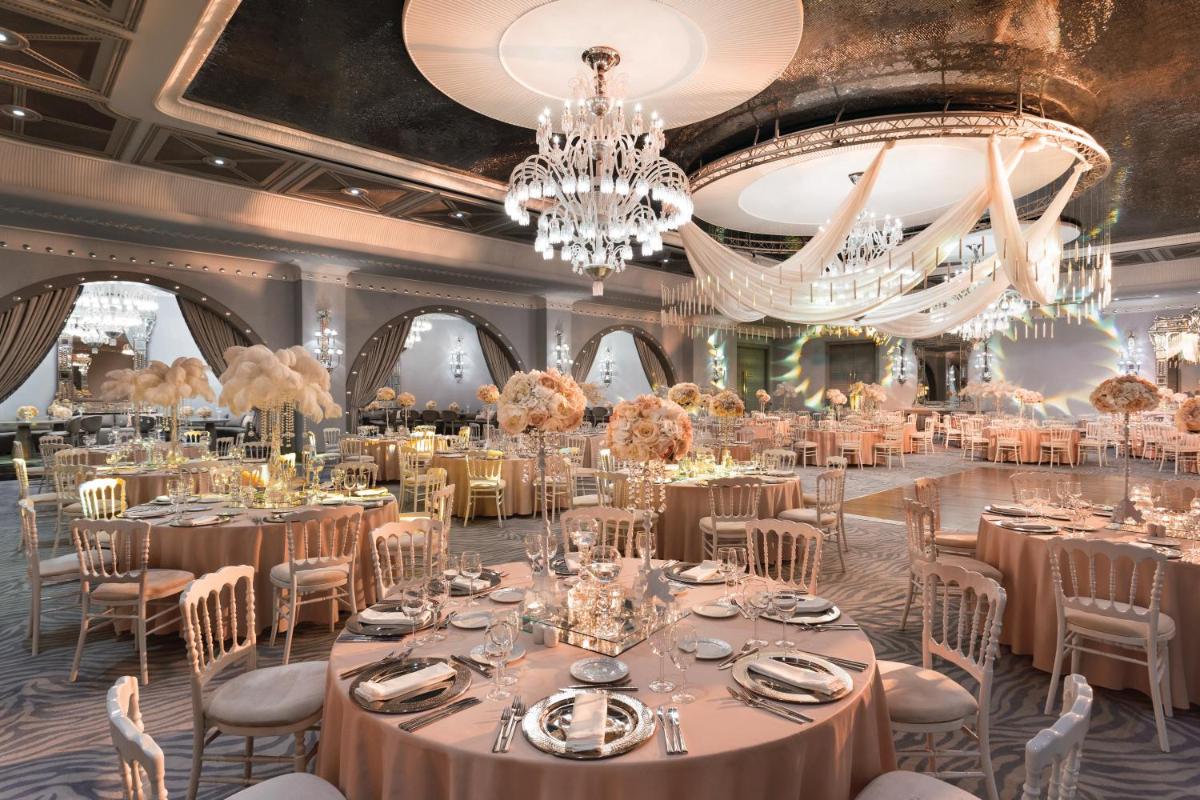 Wyndham Grand Istanbul Kalamış Marina Hotel