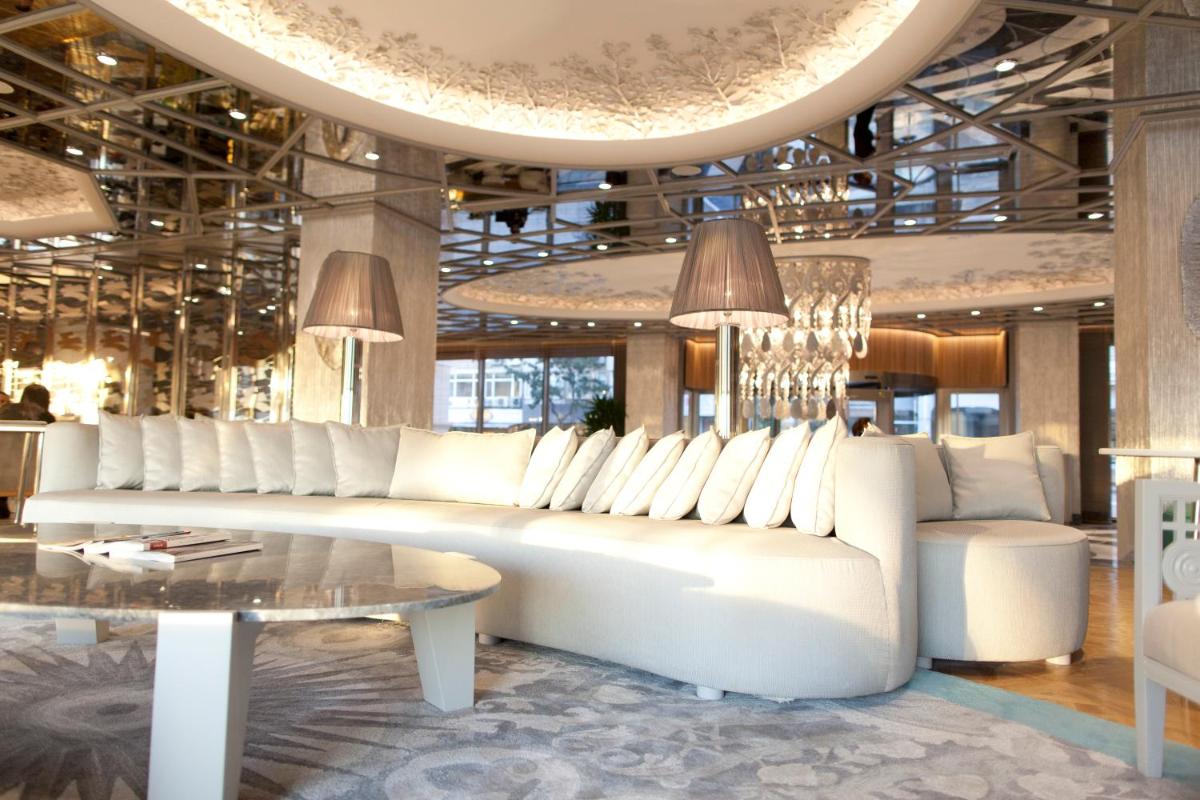 Wyndham Grand Istanbul Kalamış Marina Hotel