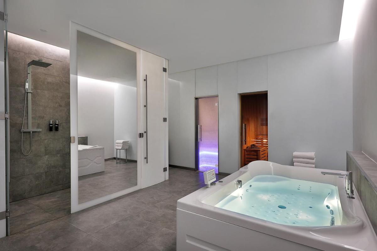 W Abu Dhabi - Yas Island